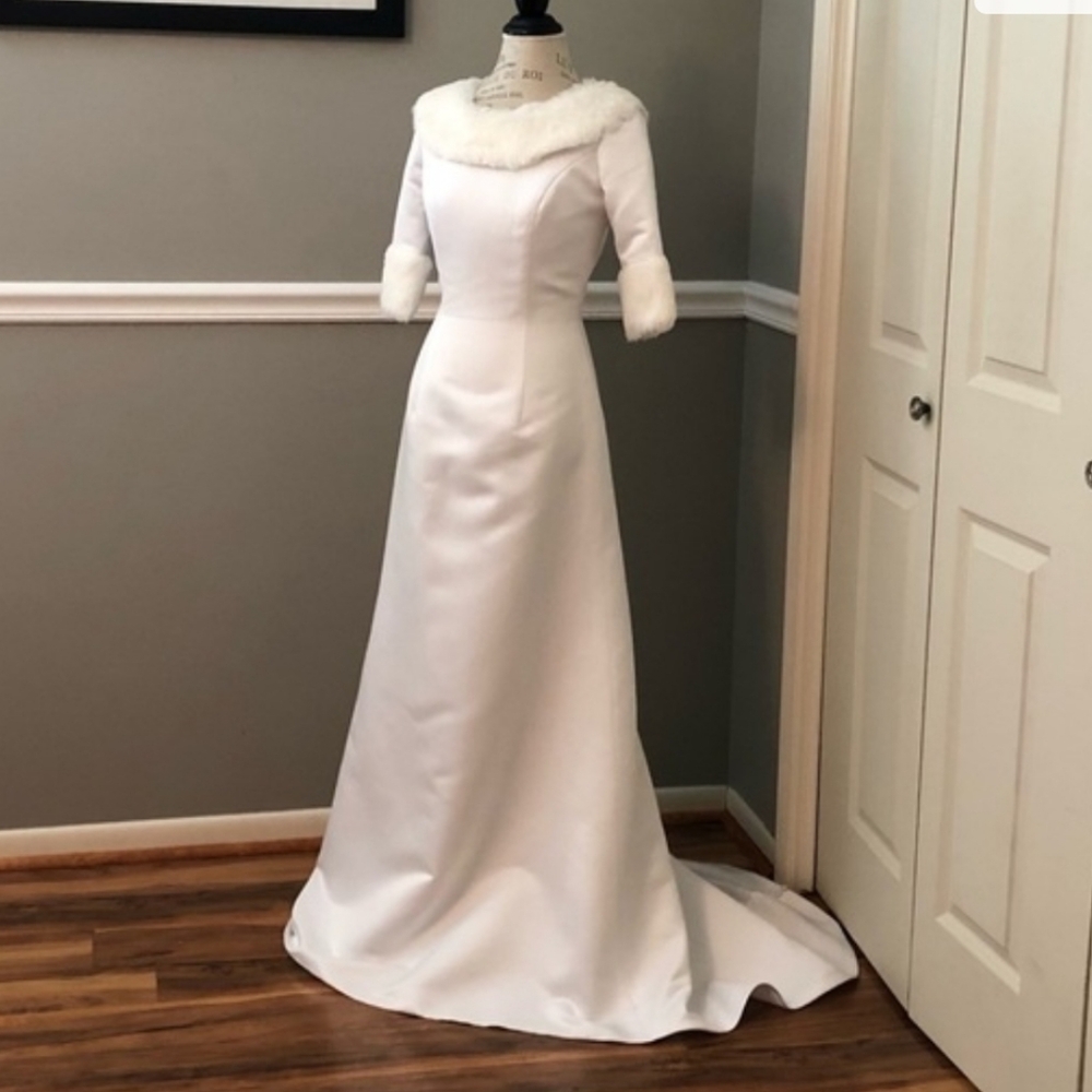 NEW SZ 8 FAUX FUR SATIN FORMAL WINTER BRIDAL GOWN